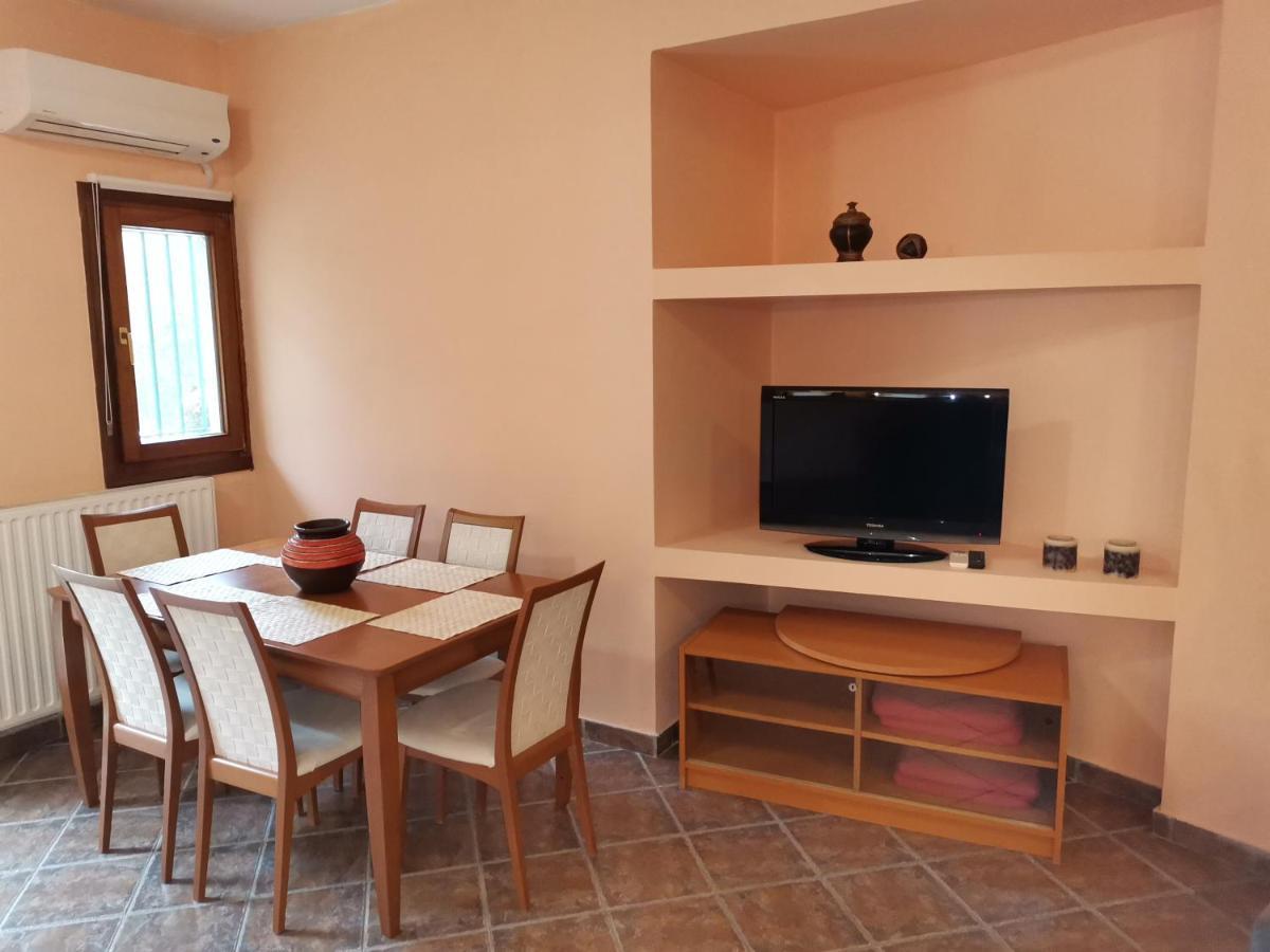 Christie'S Ground Floor Apartment By The Sea 카토 가트제아 외부 사진